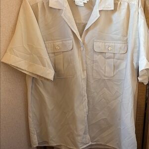 FINAL MARKDOWN Shapely Beige Short Sleeve Button-Up Shirt 14
